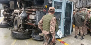 National: ਜੰਮੂ-ਕਸ਼ਮੀਰ ‘ਚ CRPF ਦੇ ਜਵਾਨਾਂ ਨਾਲ ਵਾਪਰਿਆ ਹਾਦਸਾ