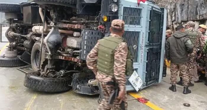 National: ਜੰਮੂ-ਕਸ਼ਮੀਰ ‘ਚ CRPF ਦੇ ਜਵਾਨਾਂ ਨਾਲ ਵਾਪਰਿਆ ਹਾਦਸਾ National: ਜੰਮੂ-ਕਸ਼ਮੀਰ ‘ਚ CRPF ਦੇ ਜਵਾਨਾਂ ਨਾਲ ਵਾਪਰਿਆ ਹਾਦਸਾ