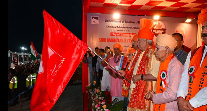 Amarnath Yatra: ਅਮਰਨਾਥ ਯਾਤਰਾ ਲਈ ਪਹਿਲਾ ਜੱਥਾ ਜੰਮੂ ਤੋਂ ਰਵਾਨਾ Amarnath Yatra: ਅਮਰਨਾਥ ਯਾਤਰਾ ਲਈ ਪਹਿਲਾ ਜੱਥਾ ਜੰਮੂ ਤੋਂ ਰਵਾਨਾ