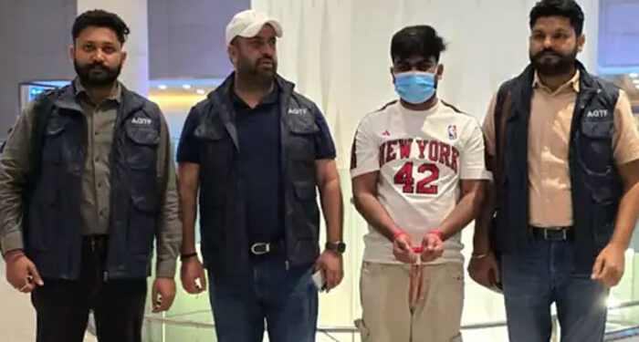 Punjab Police ਨੂੰ ਮਿਲੀ ਵੱਡੀ ਕਾਮਯਾਬੀ, ਇੰਡੋਨੇਸ਼ੀਆ ਤੋਂ ਪੰਜਾਬ ਲਿਆਈ ਭਗੌੜਾ ਗੈਂਗਸਟਰ Punjab Police ਨੂੰ ਮਿਲੀ ਵੱਡੀ ਕਾਮਯਾਬੀ, ਇੰਡੋਨੇਸ਼ੀਆ ਤੋਂ ਪੰਜਾਬ ਲਿਆਈ ਭਗੌੜਾ ਗੈਂਗਸਟਰ