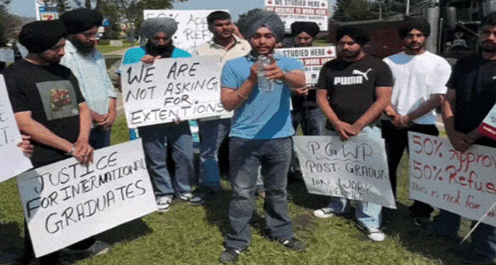 Canada ‘ਚ 500 ਪੰਜਾਬੀ ਵਿਦਿਆਰਥੀਆਂ ‘ਤੇ ਦੇਸ਼ ਨਿਕਾਲੇ ਦੀ ਤਲਵਾਰ ! Canada ‘ਚ 500 ਪੰਜਾਬੀ ਵਿਦਿਆਰਥੀਆਂ ‘ਤੇ ਦੇਸ਼ ਨਿਕਾਲੇ ਦੀ ਤਲਵਾਰ !