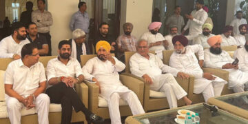 Punjab: ਚੰਨੀ ਧੜੇ ਅਤੇ ਪੰਜਾਬ ਕਾਂਗਰਸ ਇੰਚਾਰਜ ਭੂਪੇਸ਼ ਬਘੇਲ ਵਿਚਾਲੇ ਹੋਈ ਮੀਟਿੰਗ Punjab: ਚੰਨੀ ਧੜੇ ਅਤੇ ਪੰਜਾਬ ਕਾਂਗਰਸ ਇੰਚਾਰਜ ਭੂਪੇਸ਼ ਬਘੇਲ ਵਿਚਾਲੇ ਹੋਈ ਮੀਟਿੰਗ