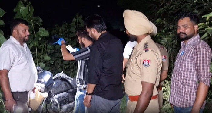 Punjab: 30 ਲੱਖ ਦੀ ਫਿਰੌਤੀ ਮਾਮਲੇ ਦਾ ਮੁੱਖ ਮੁਲਜ਼ਮ ਪੁਲਿਸ ਮੁਕਾਬਲੇ ਮਗਰੋਂ ਕਾਬੂ Punjab: 30 ਲੱਖ ਦੀ ਫਿਰੌਤੀ ਮਾਮਲੇ ਦਾ ਮੁੱਖ ਮੁਲਜ਼ਮ ਪੁਲਿਸ ਮੁਕਾਬਲੇ ਮਗਰੋਂ ਕਾਬੂ