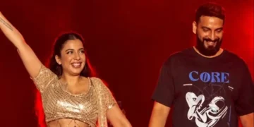 Punjabi Singer ਜੈਸਮੀਨ ਸੈਂਡਲਸ ਨੇ ਲਾਈਵ ਕੰਸਰਟ ‘ਚ ਪ੍ਰਸ਼ੰਸਕਾਂ ਨੂੰ ਦਿੱਤਾ ਵੱਡਾ ਸਰਪ੍ਰਾਈਜ਼