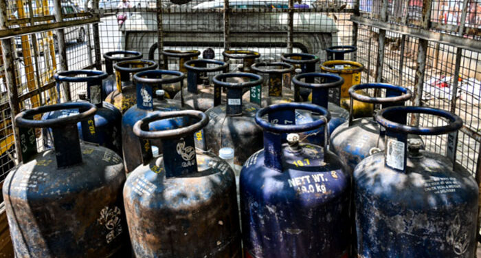 National Breaking: ਜੁਲਾਈ ਮਹੀਨੇ ਦੇ ਪਹਿਲੇ ਦਿਨ ਹੀ ਸਸਤਾ ਹੋਇਆ LPG ਸਿਲੰਡਰ ! National Breaking: ਜੁਲਾਈ ਮਹੀਨੇ ਦੇ ਪਹਿਲੇ ਦਿਨ ਹੀ ਸਸਤਾ ਹੋਇਆ LPG ਸਿਲੰਡਰ !