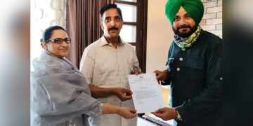 Punjab ਕਾਂਗਰਸ ਦਾ ਕਾਟੋ-ਕਲੇਸ਼ ਵਧਿਆ, ਨਵਜੋਤ ਸਿੱਧੂ ਧੜੇ ਦੇ ਕਰੀਬੀ ਦੀ ਵੀ ਹੋਈ ਵਿਵਾਦ ‘ਚ ਐਂਟਰੀ Punjab ਕਾਂਗਰਸ ਦਾ ਕਾਟੋ-ਕਲੇਸ਼ ਵਧਿਆ, ਨਵਜੋਤ ਸਿੱਧੂ ਧੜੇ ਦੇ ਕਰੀਬੀ ਦੀ ਵੀ ਹੋਈ ਵਿਵਾਦ ‘ਚ ਐਂਟਰੀ
