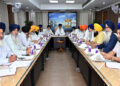 SGPC ਇਕੱਤਰਤਾ: ਬੰਦੀ ਸਿੰਘਾਂ ਅਤੇ ਪੁਲਿਸ ਤਸ਼ੱਦਦ ਕਰਨ ਵਾਲੇ ਅਧਿਕਾਰੀਆਂ ਪ੍ਰਤੀ ਸਰਕਾਰ ਦੀ ਦੋਹਰੀ ਨੀਤੀ ਦੁਖਦਾਈ – ਐਡਵੋਕੇਟ ਧਾਮੀ SGPC ਇਕੱਤਰਤਾ: ਬੰਦੀ ਸਿੰਘਾਂ ਅਤੇ ਪੁਲਿਸ ਤਸ਼ੱਦਦ ਕਰਨ ਵਾਲੇ ਅਧਿਕਾਰੀਆਂ ਪ੍ਰਤੀ ਸਰਕਾਰ ਦੀ ਦੋਹਰੀ ਨੀਤੀ ਦੁਖਦਾਈ – ਐਡਵੋਕੇਟ ਧਾਮੀ