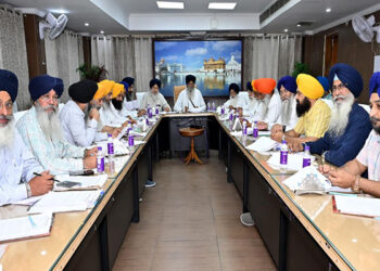 SGPC ਇਕੱਤਰਤਾ: ਬੰਦੀ ਸਿੰਘਾਂ ਅਤੇ ਪੁਲਿਸ ਤਸ਼ੱਦਦ ਕਰਨ ਵਾਲੇ ਅਧਿਕਾਰੀਆਂ ਪ੍ਰਤੀ ਸਰਕਾਰ ਦੀ ਦੋਹਰੀ ਨੀਤੀ ਦੁਖਦਾਈ – ਐਡਵੋਕੇਟ ਧਾਮੀ SGPC ਇਕੱਤਰਤਾ: ਬੰਦੀ ਸਿੰਘਾਂ ਅਤੇ ਪੁਲਿਸ ਤਸ਼ੱਦਦ ਕਰਨ ਵਾਲੇ ਅਧਿਕਾਰੀਆਂ ਪ੍ਰਤੀ ਸਰਕਾਰ ਦੀ ਦੋਹਰੀ ਨੀਤੀ ਦੁਖਦਾਈ – ਐਡਵੋਕੇਟ ਧਾਮੀ