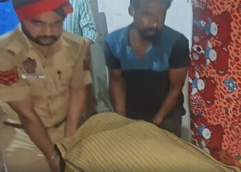 Breaking: ਮਾਨਸਾ ਵਿੱਚ ਦਿਲ ਦਹਿਲਾ ਦੇਣ ਵਾਲੀ ਘਟਨਾ, ਮਾਂ ਨੇ 3 ਬੱਚਿਆਂ ਸਮੇਤ ਕੀਤੀ ਖੁਦਕੁਸ਼ੀ Breaking: ਮਾਨਸਾ ਵਿੱਚ ਦਿਲ ਦਹਿਲਾ ਦੇਣ ਵਾਲੀ ਘਟਨਾ, ਮਾਂ ਨੇ 3 ਬੱਚਿਆਂ ਸਮੇਤ ਕੀਤੀ ਖੁਦਕੁਸ਼ੀ