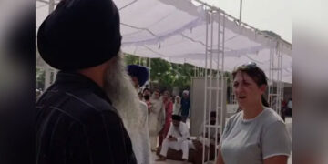 Punjab: ਵਿਦੇਸ਼ੀ ਜੋੜੇ ਨੂੰ ਸ਼ਾਰਟਸ ਪਹਿਨ ਕੇ ਦਰਬਾਰ ਸਾਹਿਬ ਅੰਦਰ ਜਾਣ ਤੋਂ ਰੋਕਿਆ