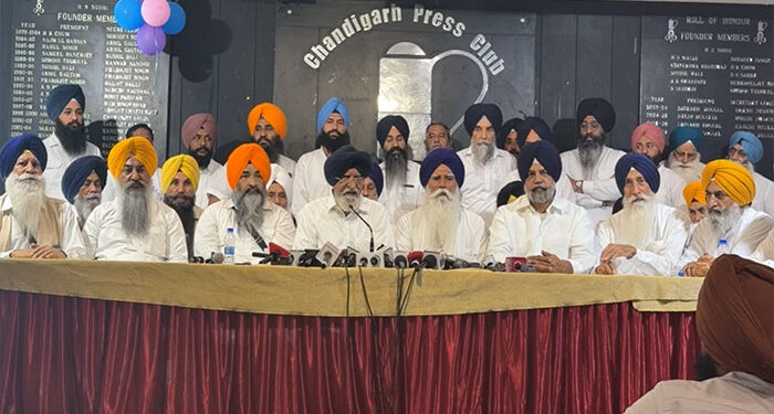 Breaking: ਪੁਨਰ ਸੁਰਜੀਤ ਅਕਾਲੀ ਦਲ ‘ਚ ਵੱਡੀ ਬਗਾਵਤ: ਇੱਕ ਵੱਡੇ ਧੜੇ ਵੱਲੋਂ ‘ਵਾਰਿਸ ਪੰਜਾਬ ਦੇ’ ਜਥੇਬੰਦੀ ਦਾ ਸਮਰਥਨ Breaking: ਪੁਨਰ ਸੁਰਜੀਤ ਅਕਾਲੀ ਦਲ ‘ਚ ਵੱਡੀ ਬਗਾਵਤ: ਇੱਕ ਵੱਡੇ ਧੜੇ ਵੱਲੋਂ ‘ਵਾਰਿਸ ਪੰਜਾਬ ਦੇ’ ਜਥੇਬੰਦੀ ਦਾ ਸਮਰਥਨ