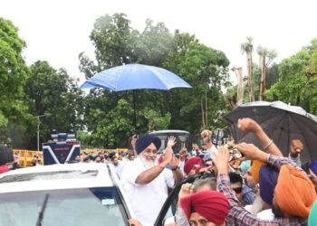 SIT ਅੱਗੇ ਪੇਸ਼ ਹੋਏ ਸੁਖਬੀਰ ਬਾਦਲ : ਟੀਮ ਨੇ 2 ਘੰਟੇ ਕੀਤੀ ਪੁੱਛਗਿੱਛ ; ਵੱਡੀ ਗਿਣਤੀ ਵਿੱਚ ਅਕਾਲੀ ਵਰਕਰ ਰਹੇ ਮੌਜੂਦ SIT ਅੱਗੇ ਪੇਸ਼ ਹੋਏ ਸੁਖਬੀਰ ਬਾਦਲ : ਟੀਮ ਨੇ 2 ਘੰਟੇ ਕੀਤੀ ਪੁੱਛਗਿੱਛ ; ਵੱਡੀ ਗਿਣਤੀ ਵਿੱਚ ਅਕਾਲੀ ਵਰਕਰ ਰਹੇ ਮੌਜੂਦ