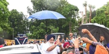 SIT ਅੱਗੇ ਪੇਸ਼ ਹੋਏ ਸੁਖਬੀਰ ਬਾਦਲ : ਟੀਮ ਨੇ 2 ਘੰਟੇ ਕੀਤੀ ਪੁੱਛਗਿੱਛ ; ਵੱਡੀ ਗਿਣਤੀ ਵਿੱਚ ਅਕਾਲੀ ਵਰਕਰ ਰਹੇ ਮੌਜੂਦ