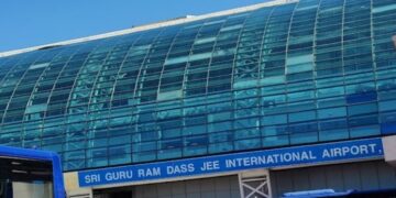 Amritsar : ਸ੍ਰੀ ਗੁਰੂ ਰਾਮਦਾਸ ਅੰਤਰ-ਰਾਸ਼ਟਰੀ ਹਵਾਈ ਅੱਡਾ ਦੇ ਆਲੇ ਦੁਆਲੇ ਡਰੋਨ ਉਡਾਉਣ ਅਤੇ ਲੇਜ਼ਰ ਲਾਈਟਾਂ ਦੀ ਵਰਤੋਂ ‘ਤੇ ਲੱਗੀ ਪਾਬੰਦੀ