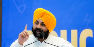 ਪੰਜਾਬ ਸਿੱਖਿਆ ਕ੍ਰਾਂਤੀ: ਭਗਵੰਤ ਮਾਨ ਸਰਕਾਰ ਵੱਲੋਂ ਨੀਟ, ਜੇ.ਈ.ਈ. ਪ੍ਰੀਖਿਆਵਾਂ ਦੇ ਸ਼ਾਨਦਾਰ ਨਤੀਜਿਆਂ ਲਈ 300 ਤੋਂ ਵੱਧ ਪ੍ਰਿੰਸੀਪਲਾਂ ਦਾ ਸਨਮਾਨ