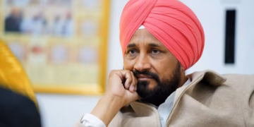 ਚਰਨਜੀਤ ਚੰਨੀ ਅਤੇ ਸੁਖਜਿੰਦਰ ਰੰਧਾਵਾ ਨੂੰ ਦਿੱਲੀ ਪੁਲਿਸ ਨੇ ਲਿਆ ਹਿਰਾਸਤ ‘ਚ