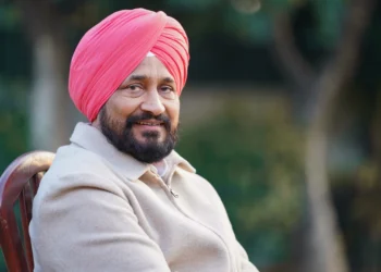 ਚੰਨੀ ਦੇ ਹੱਕ ‘ਚ ਦਿਖੀ ਪੰਜਾਬ ਕਾਂਗਰਸ! 100 ਦੇ ਕਰੀਬ ਵਿਧਾਇਕ – ਸਾਬਕਾ ਵਿਧਾਇਕ, ਸਾਬਕਾ ਮੰਤਰੀ ਤੇ ਸੀਨੀਅਰ ਲੀਡਰਸ਼ਿਪ ਰਹੀ ਮੀਟਿੰਗ ‘ਚ ਮੌਜੂਦ