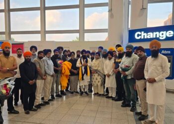 UK ਪੁੱਜਣ ’ਤੇ ਜਥੇਦਾਰ ਗਿਆਨੀ ਕੁਲਦੀਪ ਸਿੰਘ ਗੜਗੱਜ ਦਾ ਸੰਗਤ ਵੱਲੋਂ ਭਰਵਾਂ ਸੁਆਗਤ UK ਪੁੱਜਣ ’ਤੇ ਜਥੇਦਾਰ ਗਿਆਨੀ ਕੁਲਦੀਪ ਸਿੰਘ ਗੜਗੱਜ ਦਾ ਸੰਗਤ ਵੱਲੋਂ ਭਰਵਾਂ ਸੁਆਗਤ
