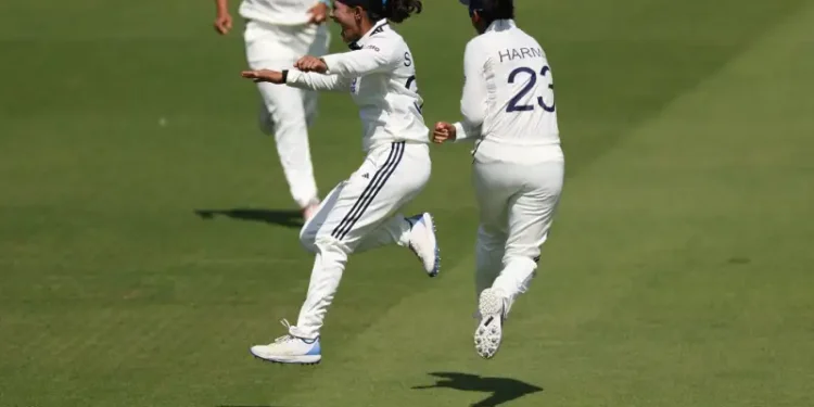 IND w vs ENG w: ਲਾਰਡਸ ‘ਚ ਭਾਰਤੀ ਮਹਿਲਾ ਟੀਮ ਨੇ ਰਚਿਆ ਇਤਿਹਾਸ : ਇੰਗਲੈਂਡ ਨੂੰ ਹਰਾ ਕੇ ਦਰਜ ਕੀਤੀ ਸ਼ਾਨਦਾਰ ਜਿੱਤ IND w vs ENG w: ਲਾਰਡਸ ‘ਚ ਭਾਰਤੀ ਮਹਿਲਾ ਟੀਮ ਨੇ ਰਚਿਆ ਇਤਿਹਾਸ : ਇੰਗਲੈਂਡ ਨੂੰ ਹਰਾ ਕੇ ਦਰਜ ਕੀਤੀ ਸ਼ਾਨਦਾਰ ਜਿੱਤ