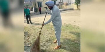 Punjab ਭਾਜਪਾ ਦੇ ਸੂਬਾ ਪ੍ਰਧਾਨ ਕੇਵਲ ਢਿੱਲੋਂ ਨੇ PM ਮੋਦੀ ਦੇ ਸਵਾਗਤ ਲਈ ਚਲਾਏ ਗਏ ਸੂਬਾ-ਪੱਧਰੀ ਸਫ਼ਾਈ ਅਭਿਆਨ ‘ਚ ਲਿਆ ਭਾਗ