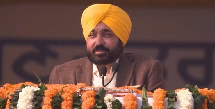 Independence Day 2026: ਫ਼ਿਰੋਜ਼ਪੁਰ ‘ਚ ਹੋਵੇਗਾ ਰਾਜ ਪੱਧਰੀ ਸਮਾਗਮ, CM ਮਾਨ ਲਹਿਰਾਉਣਗੇ ਤਿਰੰਗਾ Independence Day 2026: ਫ਼ਿਰੋਜ਼ਪੁਰ ‘ਚ ਹੋਵੇਗਾ ਰਾਜ ਪੱਧਰੀ ਸਮਾਗਮ, CM ਮਾਨ ਲਹਿਰਾਉਣਗੇ ਤਿਰੰਗਾ