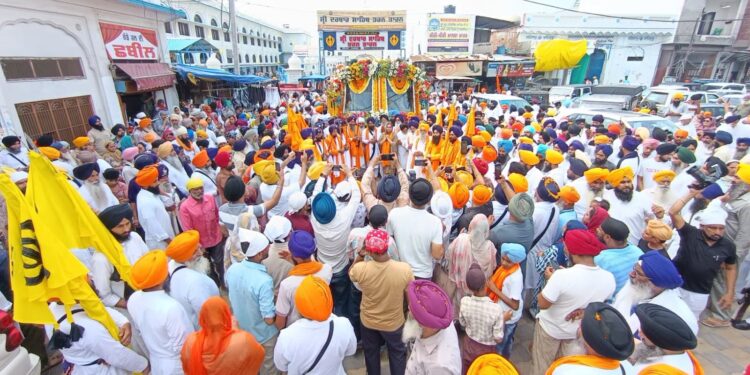 ਤੀਸਰੇ ਦਿਨ ਸ੍ਰੀ ਦਰਬਾਰ ਸਾਹਿਬ ਤਰਨਤਾਰਨ ਤੋਂ ਸ੍ਰੀ ਗੋਇੰਦਵਾਲ ਸਾਹਿਬ ਲਈ ਰਵਾਨਾ ਹੋਇਆ ਮੀਰੀ ਪੀਰੀ ਖਾਲਸਾ ਮਾਰਚ ਤੀਸਰੇ ਦਿਨ ਸ੍ਰੀ ਦਰਬਾਰ ਸਾਹਿਬ ਤਰਨਤਾਰਨ ਤੋਂ ਸ੍ਰੀ ਗੋਇੰਦਵਾਲ ਸਾਹਿਬ ਲਈ ਰਵਾਨਾ ਹੋਇਆ ਮੀਰੀ ਪੀਰੀ ਖਾਲਸਾ ਮਾਰਚ