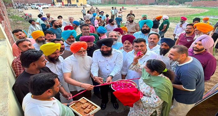 Amritsar : ਰੰਗਲਾ ਪੰਜਾਬ ਸਕੀਮ ਤਹਿਤ ਮੁਫ਼ਤ ਪਬਲਿਕ ਇੰਡੋਰ ਜਿਮ ਲੋਕਾਂ ਨੂੰ ਸਮਰਪਿਤ Amritsar : ਰੰਗਲਾ ਪੰਜਾਬ ਸਕੀਮ ਤਹਿਤ ਮੁਫ਼ਤ ਪਬਲਿਕ ਇੰਡੋਰ ਜਿਮ ਲੋਕਾਂ ਨੂੰ ਸਮਰਪਿਤ