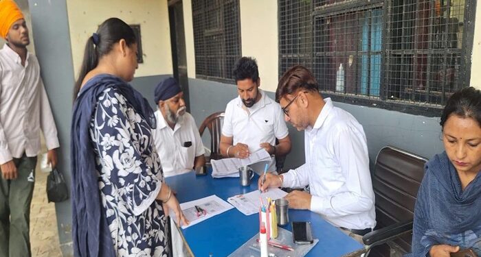 ਐਸ.ਆਈ.ਆਰ ਦੇ ਦੋ ਰੋਜ਼ਾ ਵਿਸ਼ੇਸ਼ ਕੈਂਪਾਂ ਨੂੰ ਮਿਲਿਆ ਭਰਵਾਂ ਹੁੰਗਾਰਾ ਐਸ.ਆਈ.ਆਰ ਦੇ ਦੋ ਰੋਜ਼ਾ ਵਿਸ਼ੇਸ਼ ਕੈਂਪਾਂ ਨੂੰ ਮਿਲਿਆ ਭਰਵਾਂ ਹੁੰਗਾਰਾ