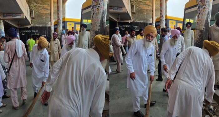 ਬੱਸ ਮਾਲਕਾਂ ਨੇ ਝਾੜੂ ਫੜਕੇ ਬੱਸ ਅੱਡੇ ਦੀ ਕੀਤੀ ਸਫ਼ਾਈ ਬੱਸ ਮਾਲਕਾਂ ਨੇ ਝਾੜੂ ਫੜਕੇ ਬੱਸ ਅੱਡੇ ਦੀ ਕੀਤੀ ਸਫ਼ਾਈ