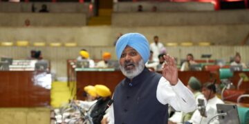 ਪੰਜਾਬ ਵੱਲੋਂ ਹਜ਼ਾਰਾਂ ਆਊਟਸੋਰਸਡ ਵਰਕਰਾਂ ਦਾ ਭਵਿੱਖ ਸੁਰੱਖਿਅਤ ਕਰਨ ਲਈ ਇਤਿਹਾਸਕ ਕਾਨੂੰਨ ਪਾਸ ਪੰਜਾਬ ਵੱਲੋਂ ਹਜ਼ਾਰਾਂ ਆਊਟਸੋਰਸਡ ਵਰਕਰਾਂ ਦਾ ਭਵਿੱਖ ਸੁਰੱਖਿਅਤ ਕਰਨ ਲਈ ਇਤਿਹਾਸਕ ਕਾਨੂੰਨ ਪਾਸ