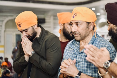 ਤਖ਼ਤ ਸ੍ਰੀ ਪਟਨਾ ਸਾਹਿਬ ਨਤਮਸਤਕ ਹੋਏ ਬਾਲੀਵੁੱਡ ਅਦਾਕਾਰ ਸੰਨੀ ਦਿਓਲ ਤਖ਼ਤ ਸ੍ਰੀ ਪਟਨਾ ਸਾਹਿਬ ਨਤਮਸਤਕ ਹੋਏ ਬਾਲੀਵੁੱਡ ਅਦਾਕਾਰ ਸੰਨੀ ਦਿਓਲ