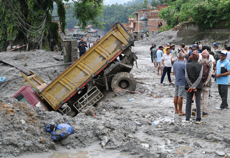 Nepal floods : ਮਰਨ ਵਾਲਿਆਂ ਦੀ ਗਿਣਤੀ 900 ਤੋਂ ਪਾਰ , 4200 ਤੋਂ ਵੱਧ ਲੋਕ ਲਾਪਤਾ Nepal floods : ਮਰਨ ਵਾਲਿਆਂ ਦੀ ਗਿਣਤੀ 900 ਤੋਂ ਪਾਰ , 4200 ਤੋਂ ਵੱਧ ਲੋਕ ਲਾਪਤਾ