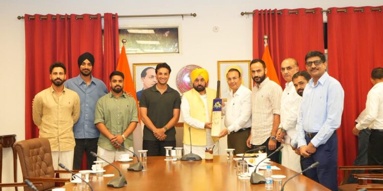 ਪੰਜਾਬ ਦੀ ਆਪਣੀ ਆਈ.ਪੀ.ਐਲ., 30 ਅਗਸਤ ਤੋਂ 13 ਸਤੰਬਰ ਤੱਕ ਹੋਣ ਵਾਲੀ ਸ਼ੇਰ-ਏ-ਪੰਜਾਬ ਟਵੰਟੀ-20 ਲੀਗ ਵਿੱਚ ਖੇਡਣਗੇ ਚੋਟੀ ਦੇ ਖਿਡਾਰੀ: ਮੁੱਖ ਮੰਤਰੀ ਭਗਵੰਤ ਸਿੰਘ ਮਾਨ ਪੰਜਾਬ ਦੀ ਆਪਣੀ ਆਈ.ਪੀ.ਐਲ., 30 ਅਗਸਤ ਤੋਂ 13 ਸਤੰਬਰ ਤੱਕ ਹੋਣ ਵਾਲੀ ਸ਼ੇਰ-ਏ-ਪੰਜਾਬ ਟਵੰਟੀ-20 ਲੀਗ ਵਿੱਚ ਖੇਡਣਗੇ ਚੋਟੀ ਦੇ ਖਿਡਾਰੀ: ਮੁੱਖ ਮੰਤਰੀ ਭਗਵੰਤ ਸਿੰਘ ਮਾਨ