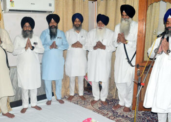 Punjab: ਬੰਦੀ ਸਿੰਘਾਂ ਦੀ ਰਿਹਾਈ ਤੇ ਚੜ੍ਹਦੀ ਕਲਾ ਲਈ ਸ਼੍ਰੋਮਣੀ ਕਮੇਟੀ ਵੱਲੋਂ ਅੱਜ ਕੀਤੇ ਜਾਣਗੇ ਅਰਦਾਸ ਸਮਾਗਮ Punjab: ਬੰਦੀ ਸਿੰਘਾਂ ਦੀ ਰਿਹਾਈ ਤੇ ਚੜ੍ਹਦੀ ਕਲਾ ਲਈ ਸ਼੍ਰੋਮਣੀ ਕਮੇਟੀ ਵੱਲੋਂ ਅੱਜ ਕੀਤੇ ਜਾਣਗੇ ਅਰਦਾਸ ਸਮਾਗਮ