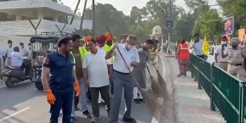 Punjab: ‘ਮਿਸ਼ਨ ਕਲੀਨ ਪੰਜਾਬ’ ਮੁਹਿੰਮ ਦੀ ਸ਼ੁਰੂਆਤ: 10 ਦਿਨਾਂ ਚੱਲੇਗੀ ਵਿਸ਼ੇਸ਼ ਸਫਾਈ ਮੁਹਿੰਮ Punjab: ‘ਮਿਸ਼ਨ ਕਲੀਨ ਪੰਜਾਬ’ ਮੁਹਿੰਮ ਦੀ ਸ਼ੁਰੂਆਤ: 10 ਦਿਨਾਂ ਚੱਲੇਗੀ ਵਿਸ਼ੇਸ਼ ਸਫਾਈ ਮੁਹਿੰਮ