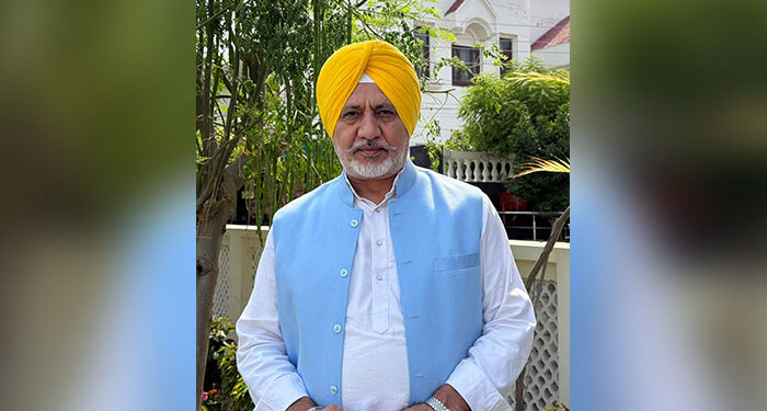 Punjab: ਸੁਖਬੀਰ ਬਾਦਲ ਪੰਜਾਬ ਛੱਡਣ ਦੀ ਫਿਰਾਕ ਵਿੱਚ, ਅਕਾਲੀ ਦਲ ਦੀ ਕਮਾਨ ਹਰਸਿਮਰਤ ਅਤੇ ਮਜੀਠੀਆ ਨੂੰ ਸੌਂਪਣ ਦੀ ਤਿਆਰੀ: ਬਲਤੇਜ ਪੰਨੂ Punjab: ਸੁਖਬੀਰ ਬਾਦਲ ਪੰਜਾਬ ਛੱਡਣ ਦੀ ਫਿਰਾਕ ਵਿੱਚ, ਅਕਾਲੀ ਦਲ ਦੀ ਕਮਾਨ ਹਰਸਿਮਰਤ ਅਤੇ ਮਜੀਠੀਆ ਨੂੰ ਸੌਂਪਣ ਦੀ ਤਿਆਰੀ: ਬਲਤੇਜ ਪੰਨੂ