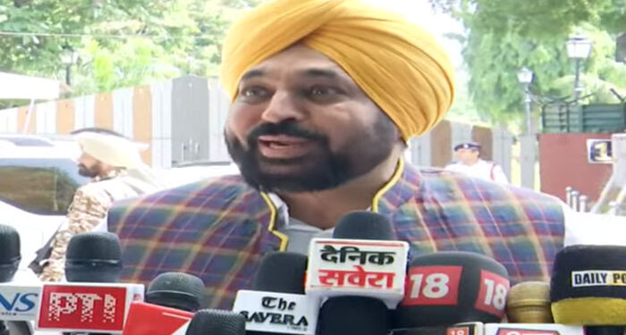 Punjab ਗਵਰਨਰ ਨੂੰ ਮਿਲਣ ਤੋਂ ਬਾਅਦ ਜਗਤਾਰ ਹਵਾਰਾ ਦੀ ਪੈਰੋਲ ਨੂੰ ਲੈ ਕੇ CM ਮਾਨ ਦਾ ਵੱਡਾ ਬਿਆਨ Punjab ਗਵਰਨਰ ਨੂੰ ਮਿਲਣ ਤੋਂ ਬਾਅਦ ਜਗਤਾਰ ਹਵਾਰਾ ਦੀ ਪੈਰੋਲ ਨੂੰ ਲੈ ਕੇ CM ਮਾਨ ਦਾ ਵੱਡਾ ਬਿਆਨ