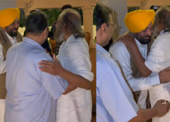 Punjab: ਬੈਂਗਲੁਰੂ ’ਚ ਸ਼੍ਰੀ ਸ਼੍ਰੀ ਰਵੀ ਸ਼ੰਕਰ ਨੂੰ ਮਿਲੇ CM ਭਗਵੰਤ ਮਾਨ Punjab: ਬੈਂਗਲੁਰੂ ’ਚ ਸ਼੍ਰੀ ਸ਼੍ਰੀ ਰਵੀ ਸ਼ੰਕਰ ਨੂੰ ਮਿਲੇ CM ਭਗਵੰਤ ਮਾਨ