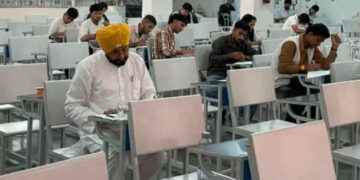 Punjab: ਸਾਬਕਾ ਮੁੱਖ ਮੰਤਰੀ ਚੰਨੀ ਆਪਣੀ ਪ੍ਰੀਖਿਆ ਦੇਣ ਲਈ ਪੰਜਾਬ ਯੂਨੀਵਰਸਿਟੀ ਪਹੁੰਚੇ