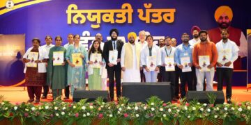ਨਾ ਕੈਸ਼, ਨਾ ਫਰਮਾਇਸ਼: ਮੁੱਖ ਮੰਤਰੀ ਭਗਵੰਤ ਸਿੰਘ ਮਾਨ ਨੇ 866 ਨੌਜਵਾਨਾਂ ਨੂੰ ਸੌਂਪੇ ਸਰਕਾਰੀ ਨੌਕਰੀਆਂ ਦੇ ਨਿਯੁਕਤੀ ਪੱਤਰ