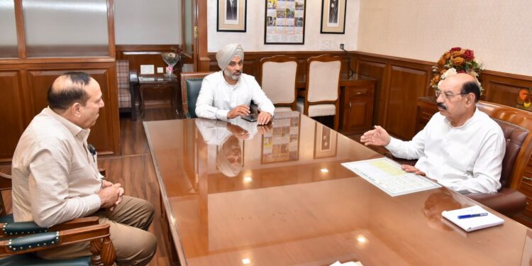 ਮੋਹਿੰਦਰ ਭਗਤ ਵੱਲੋਂ ਮਧੂ ਮੱਖੀ ਪਾਲਣ, ਰੇਸ਼ਮ ਪਾਲਣ ਅਤੇ ਖੁੰਭ ਉਤਪਾਦਨ ਨਾਲ ਸਬੰਧਤ ਯੋਜਨਾਵਾਂ ਦੀ ਪ੍ਰਗਤੀ ਦਾ ਜਾਇਜ਼ਾ ਮੋਹਿੰਦਰ ਭਗਤ ਵੱਲੋਂ ਮਧੂ ਮੱਖੀ ਪਾਲਣ, ਰੇਸ਼ਮ ਪਾਲਣ ਅਤੇ ਖੁੰਭ ਉਤਪਾਦਨ ਨਾਲ ਸਬੰਧਤ ਯੋਜਨਾਵਾਂ ਦੀ ਪ੍ਰਗਤੀ ਦਾ ਜਾਇਜ਼ਾ