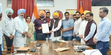 ਮੁੱਖ ਮੰਤਰੀ ਭਗਵੰਤ ਸਿੰਘ ਮਾਨ ਵੱਲੋਂ ਆਦਰਸ਼ ਸਕੂਲਾਂ ਦੇ ਅਧਿਆਪਕਾਂ ਦੀ ਤਨਖਾਹ ਵਿੱਚ 120 ਫੀਸਦੀ ਤੋਂ ਵੱਧ ਦਾ ਵਾਧਾ ਕਰਨ ਦੀ ਮਨਜ਼ੂਰੀ