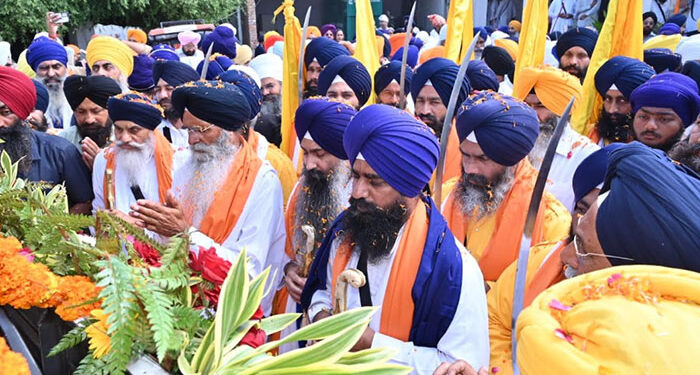 Punjab: ਜੇ ਪੰਥ ਦੇ ਮਾਮਲੇ ਵਿੱਚ ਦਖਲ ਦੇਣਗੇ, ਸ੍ਰੀ ਅਕਾਲ ਤਖ਼ਤ ਬੋਲੇਗਾ ਵੀ ਸੱਦੇਗਾ ਵੀ, ਜੇ ਮੰਨ ਕੇ ਮੁਕਰੇ ਤਾਂ ਕਾਰਵਾਈ ਵੀ ਹੋਵੇਗੀ – ਜਥੇਦਾਰ ਗੜਗੱਜ Punjab: ਜੇ ਪੰਥ ਦੇ ਮਾਮਲੇ ਵਿੱਚ ਦਖਲ ਦੇਣਗੇ, ਸ੍ਰੀ ਅਕਾਲ ਤਖ਼ਤ ਬੋਲੇਗਾ ਵੀ ਸੱਦੇਗਾ ਵੀ, ਜੇ ਮੰਨ ਕੇ ਮੁਕਰੇ ਤਾਂ ਕਾਰਵਾਈ ਵੀ ਹੋਵੇਗੀ – ਜਥੇਦਾਰ ਗੜਗੱਜ