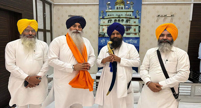 Punjab: ਵਿਦੇਸ਼ਾਂ ’ਚ ਸ੍ਰੀ ਗੁਰੂ ਗ੍ਰੰਥ ਸਾਹਿਬ ਜੀ ਦੀਆਂ ਪਾਵਨ ਬੀੜਾਂ ਦੀ ਅਣਅਧਿਕਾਰਤ ਪ੍ਰਕਾਸ਼ਨਾ ਵਿਰੁੱਧ ਸ੍ਰੀ ਅਕਾਲ ਤਖ਼ਤ ਸਾਹਿਬ ਵੱਲੋਂ ਹੋਵੇਗੀ ਸਖ਼ਤ ਕਾਰਵਾਈ Punjab: ਵਿਦੇਸ਼ਾਂ ’ਚ ਸ੍ਰੀ ਗੁਰੂ ਗ੍ਰੰਥ ਸਾਹਿਬ ਜੀ ਦੀਆਂ ਪਾਵਨ ਬੀੜਾਂ ਦੀ ਅਣਅਧਿਕਾਰਤ ਪ੍ਰਕਾਸ਼ਨਾ ਵਿਰੁੱਧ ਸ੍ਰੀ ਅਕਾਲ ਤਖ਼ਤ ਸਾਹਿਬ ਵੱਲੋਂ ਹੋਵੇਗੀ ਸਖ਼ਤ ਕਾਰਵਾਈ