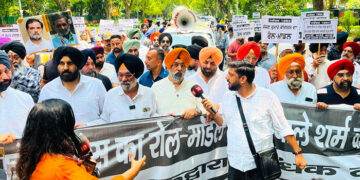 National: ਦਿੱਲੀ ਕਮੇਟੀ ਮੈਂਬਰਾਂ ਅਤੇ ਅਕਾਲੀ ਦਲ ਦਿੱਲੀ ਸਟੇਟ ਵੱਲੋਂ ਰਾਹੁਲ ਗਾਂਧੀ ਦੇ ਘਰ ਦਾ ਘਿਰਾਓ National: ਦਿੱਲੀ ਕਮੇਟੀ ਮੈਂਬਰਾਂ ਅਤੇ ਅਕਾਲੀ ਦਲ ਦਿੱਲੀ ਸਟੇਟ ਵੱਲੋਂ ਰਾਹੁਲ ਗਾਂਧੀ ਦੇ ਘਰ ਦਾ ਘਿਰਾਓ