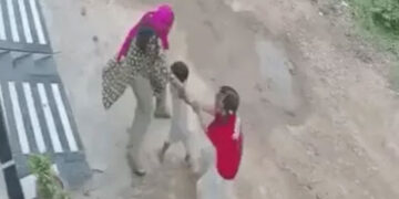 Punjab: ਮਾਂ ਨੇ ਪ੍ਰੇਮੀ ਨਾਲ ਮੀ ਕੇ ਆਪਣੀ ਹੀ ਧੀ ਨੂੰ ਕੀਤਾ ਅਗਵਾ ! Punjab: ਮਾਂ ਨੇ ਪ੍ਰੇਮੀ ਨਾਲ ਮੀ ਕੇ ਆਪਣੀ ਹੀ ਧੀ ਨੂੰ ਕੀਤਾ ਅਗਵਾ !