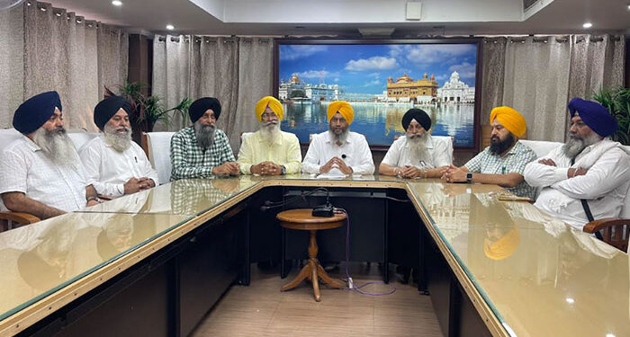 Punjab: ਬੰਦੀ ਸਿੰਘਾਂ ਦੀ ਰਿਹਾਈ ਤੇ ਚੜ੍ਹਦੀ ਕਲਾ ਲਈ ਸ਼੍ਰੋਮਣੀ ਕਮੇਟੀ ਵੱਲੋਂ 29 ਅਗਸਤ ਨੂੰ ਕੀਤੇ ਜਾਣਗੇ ਅਰਦਾਸ ਸਮਾਗਮ Punjab: ਬੰਦੀ ਸਿੰਘਾਂ ਦੀ ਰਿਹਾਈ ਤੇ ਚੜ੍ਹਦੀ ਕਲਾ ਲਈ ਸ਼੍ਰੋਮਣੀ ਕਮੇਟੀ ਵੱਲੋਂ 29 ਅਗਸਤ ਨੂੰ ਕੀਤੇ ਜਾਣਗੇ ਅਰਦਾਸ ਸਮਾਗਮ