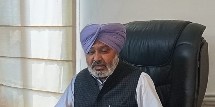 ਪੰਜਾਬ ਟਰਾਂਸਪੋਰਟ ਵਿਭਾਗ ਨੇ ਡੀ.ਐੱਲ. ਅਤੇ ਆਰ.ਸੀ. ਸੇਵਾਵਾਂ ਵਿੱਚ 99% ਤੋਂ ਵੱਧ ਸਮੇਂ ਸਿਰ ਨਿਪਟਾਰਾ ਯਕੀਨੀ ਬਣਾਇਆ: ਹਰਪਾਲ ਸਿੰਘ ਚੀਮਾ ਪੰਜਾਬ ਟਰਾਂਸਪੋਰਟ ਵਿਭਾਗ ਨੇ ਡੀ.ਐੱਲ. ਅਤੇ ਆਰ.ਸੀ. ਸੇਵਾਵਾਂ ਵਿੱਚ 99% ਤੋਂ ਵੱਧ ਸਮੇਂ ਸਿਰ ਨਿਪਟਾਰਾ ਯਕੀਨੀ ਬਣਾਇਆ: ਹਰਪਾਲ ਸਿੰਘ ਚੀਮਾ