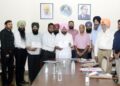 ਹਰਚੰਦ ਸਿੰਘ ਬਰਸਟ ਵੱਲੋਂ ਬੂਟਿਆਂ ਦਾ ਲੰਗਰ ਲਗਾਉਣ ਲਈ ਪੰਜਾਬ ਮੰਡੀ ਬੋਰਡ ਕਰਮਚਾਰੀ ਯੂਨੀਅਨ ਸਨਮਾਨਿਤ ਹਰਚੰਦ ਸਿੰਘ ਬਰਸਟ ਵੱਲੋਂ ਬੂਟਿਆਂ ਦਾ ਲੰਗਰ ਲਗਾਉਣ ਲਈ ਪੰਜਾਬ ਮੰਡੀ ਬੋਰਡ ਕਰਮਚਾਰੀ ਯੂਨੀਅਨ ਸਨਮਾਨਿਤ
