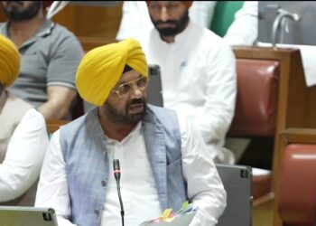 ਛੇਹਰਟਾ-ਗੁਮਾਨਪੁਰਾ ਫਾਟਕ ’ਤੇ ਫਲਾਈਓਵਰ ਜਾਂ ਹੋਰ ਢੁਕਵੇਂ ਪ੍ਰਬੰਧਾਂ ਲਈ ਇੱਕ ਹਫ਼ਤੇ ਵਿੱਚ ਬਣੇਗੀ ਅਧਿਕਾਰੀਆਂ ਦੀ ਕਮੇਟੀ ਛੇਹਰਟਾ-ਗੁਮਾਨਪੁਰਾ ਫਾਟਕ ’ਤੇ ਫਲਾਈਓਵਰ ਜਾਂ ਹੋਰ ਢੁਕਵੇਂ ਪ੍ਰਬੰਧਾਂ ਲਈ ਇੱਕ ਹਫ਼ਤੇ ਵਿੱਚ ਬਣੇਗੀ ਅਧਿਕਾਰੀਆਂ ਦੀ ਕਮੇਟੀ